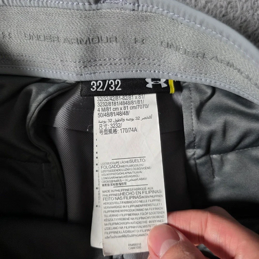 Under Armour Mens 32x32 Golf Pants Gray Loose Fit Performance Flat Front Trouser